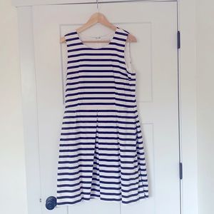 Gap navy and white striped fit and flare dress. Perfect wedding guest dress.